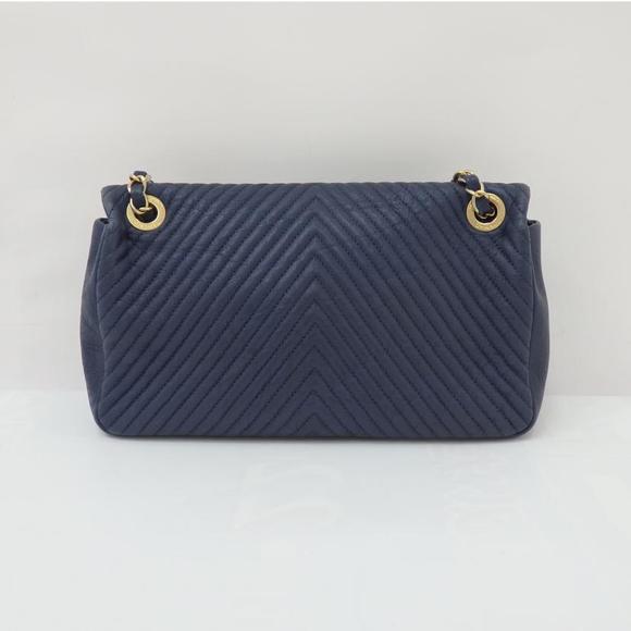 Chanel Chain Stitch V Bag Black Shoulder - Picture 1 of 8